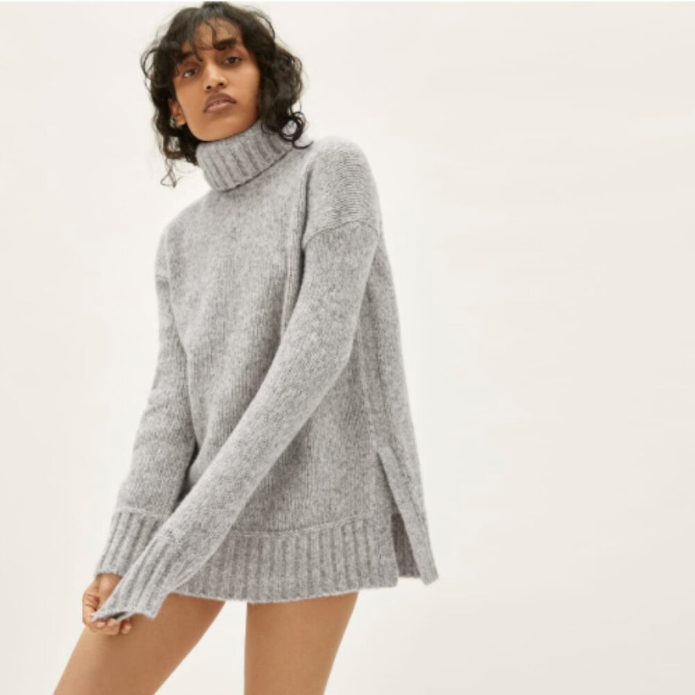 Everlane Cloud turtleneck sweater - size XS